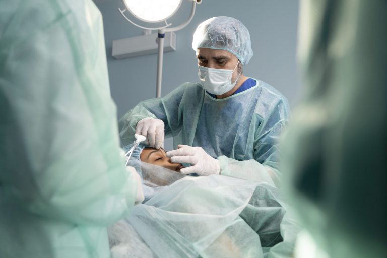 Błąd medyczny podczas operacji okulistycznej