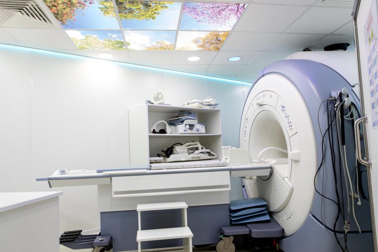 Niewykonanie rezonansu magnetycznego mimo wskazań jako błąd medyczny